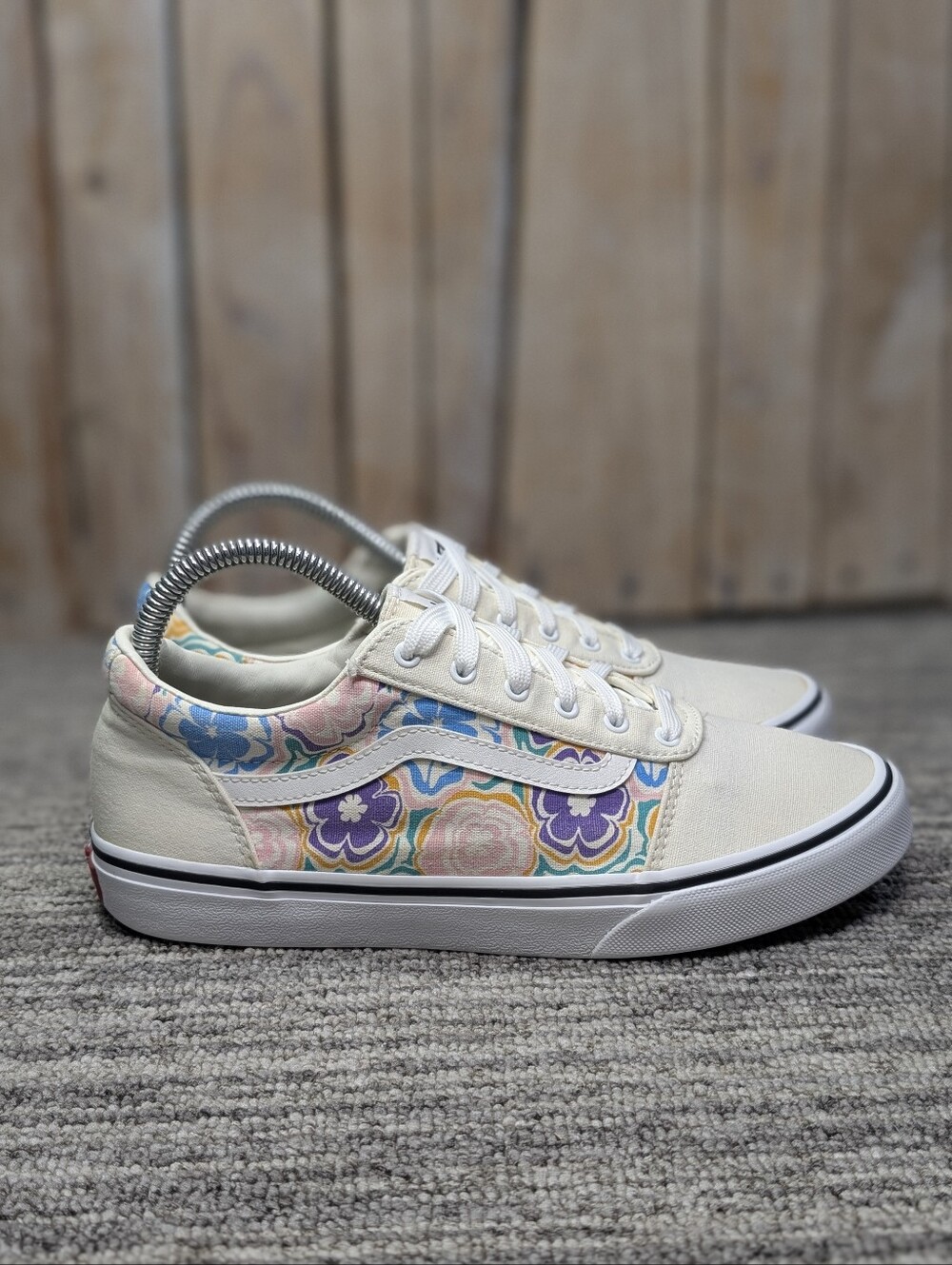Vans Ward in Psych Floral Multi - Size 6 Missy/8 Women